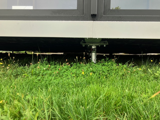 Geplaatste schroefpalen op BHV-bouwlocatie